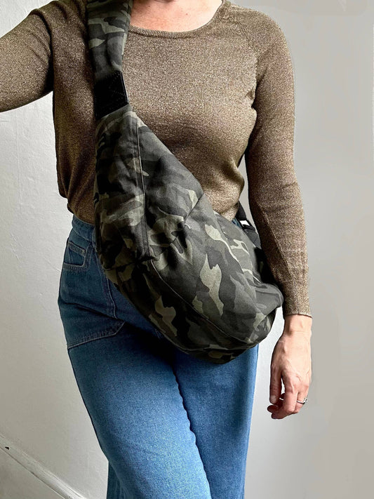 CAMO PRINT CROSS BODY BAG - LARGE